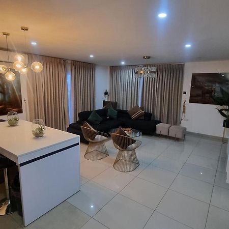 The Gallery Luxury Suites Cpg East Legon Εξωτερικό φωτογραφία